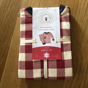 NWT Burt’s Bees pajama set